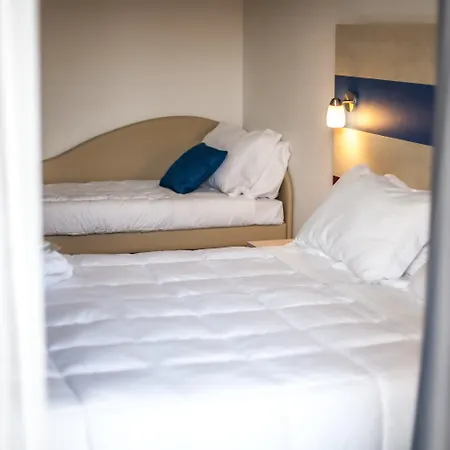 Hotel Oceanomare Punta Marina