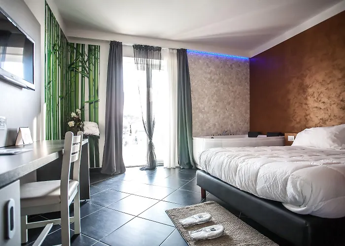 Hotel Oceanomare Punta Marina